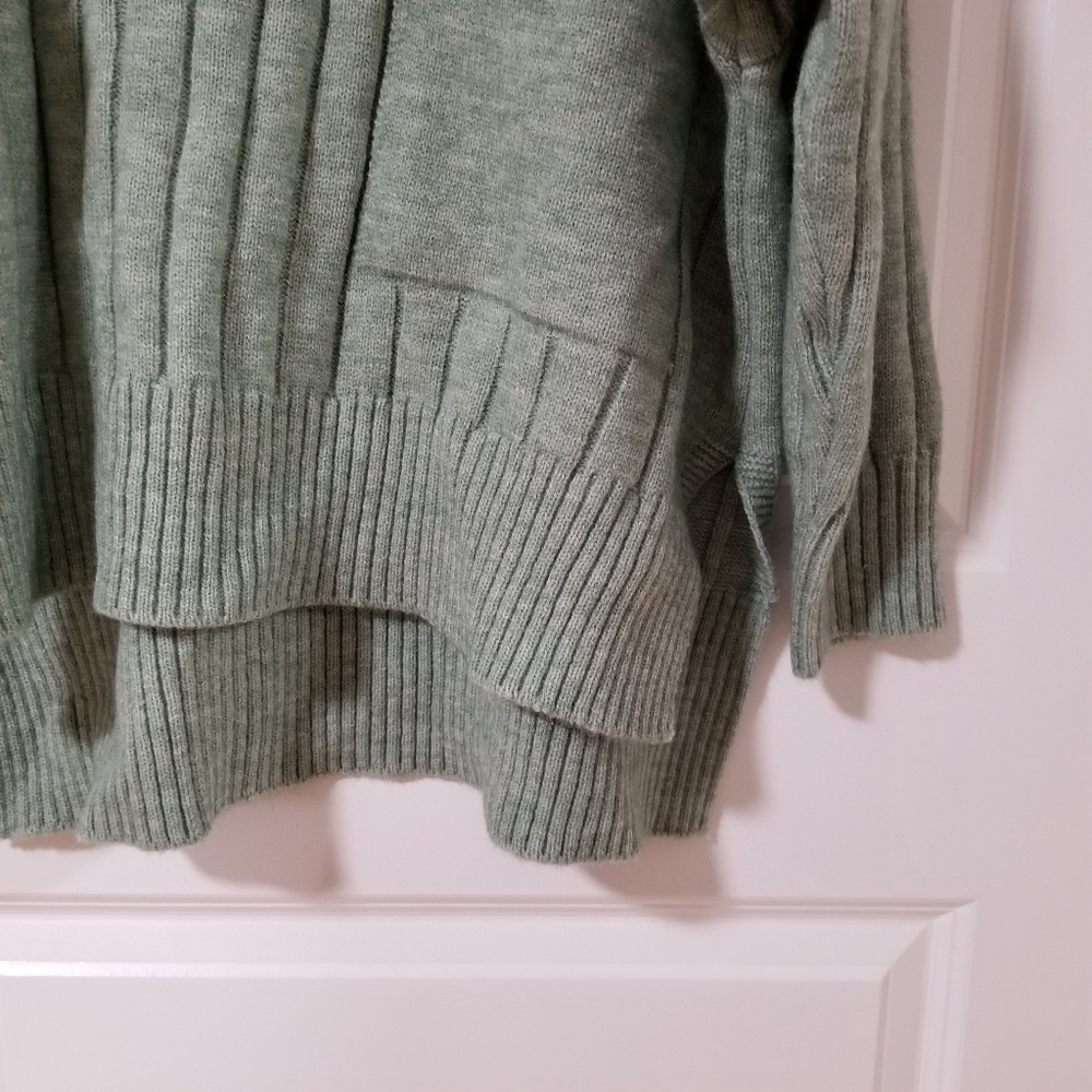 Sweater - Picture 3 of 4
